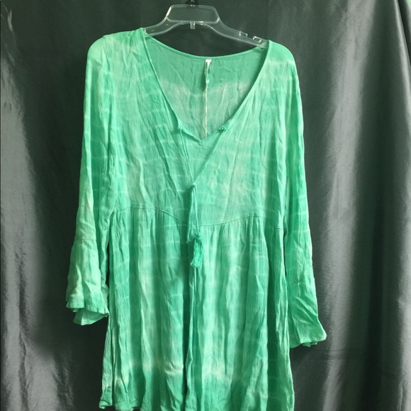 NWT Top.✂️🧵 - Picture 2 of 6